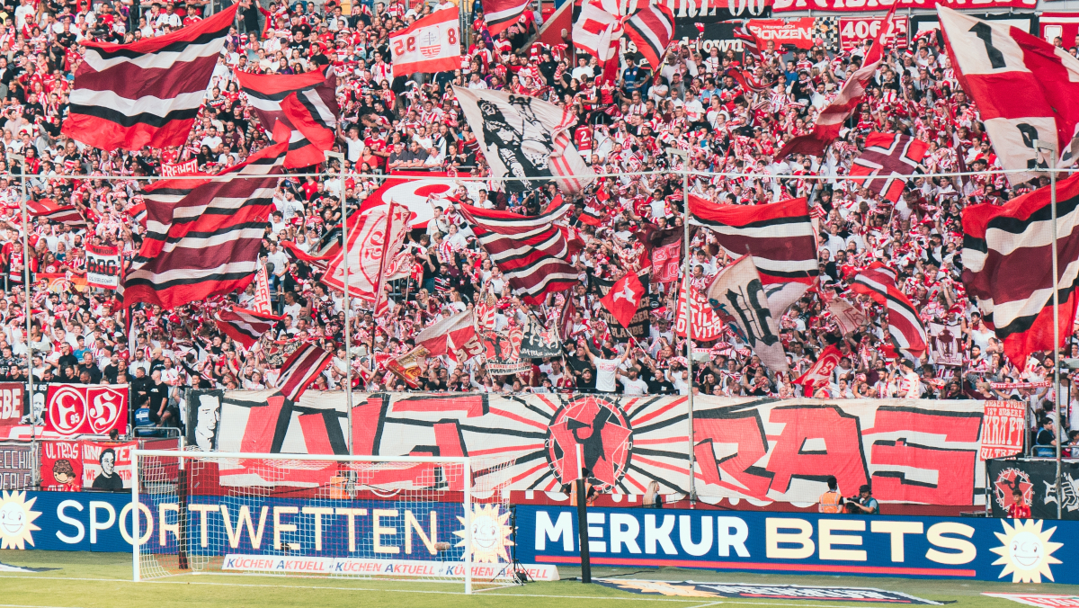 www.diefalsche9.de